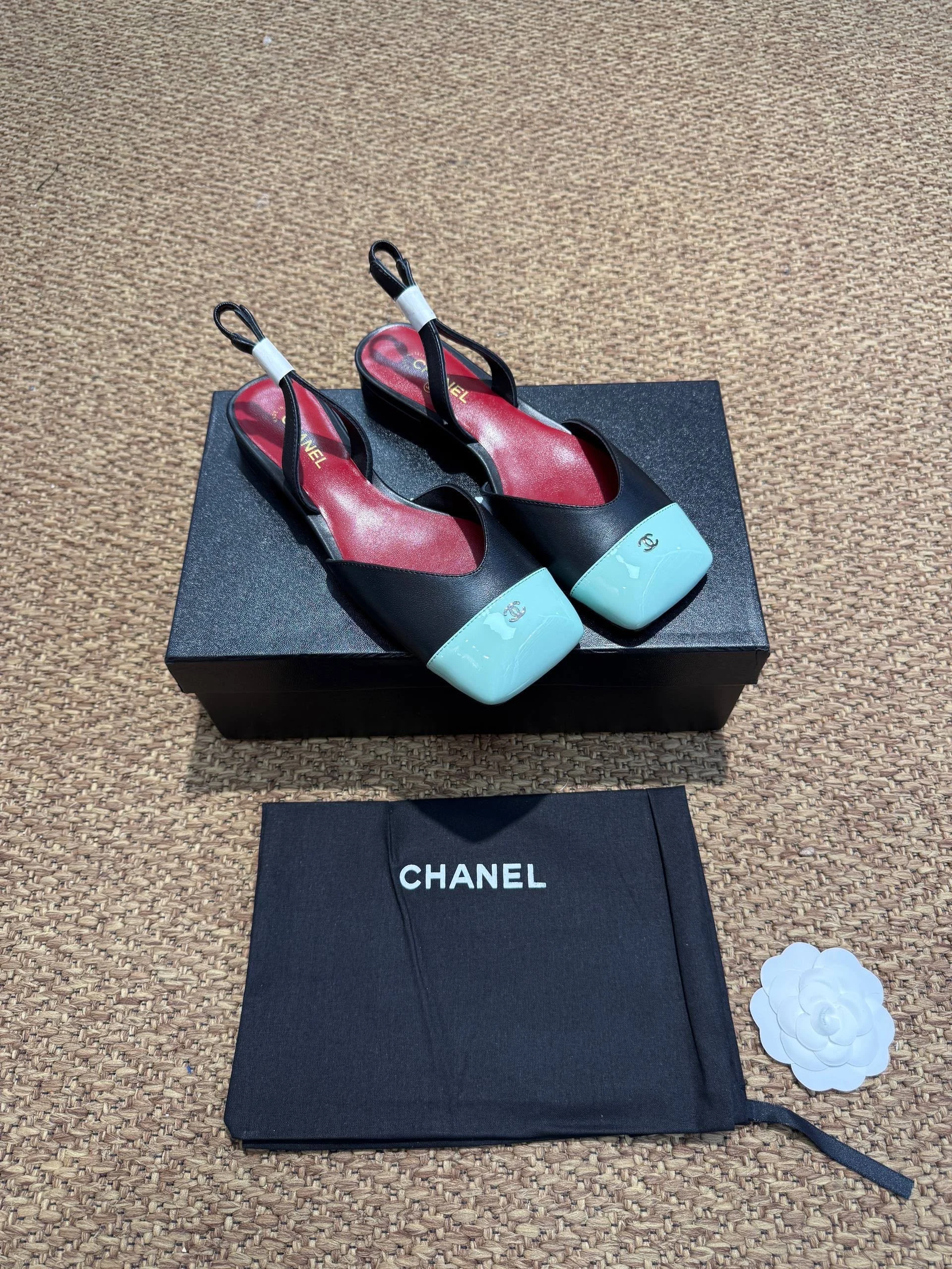 New Chanel babet
