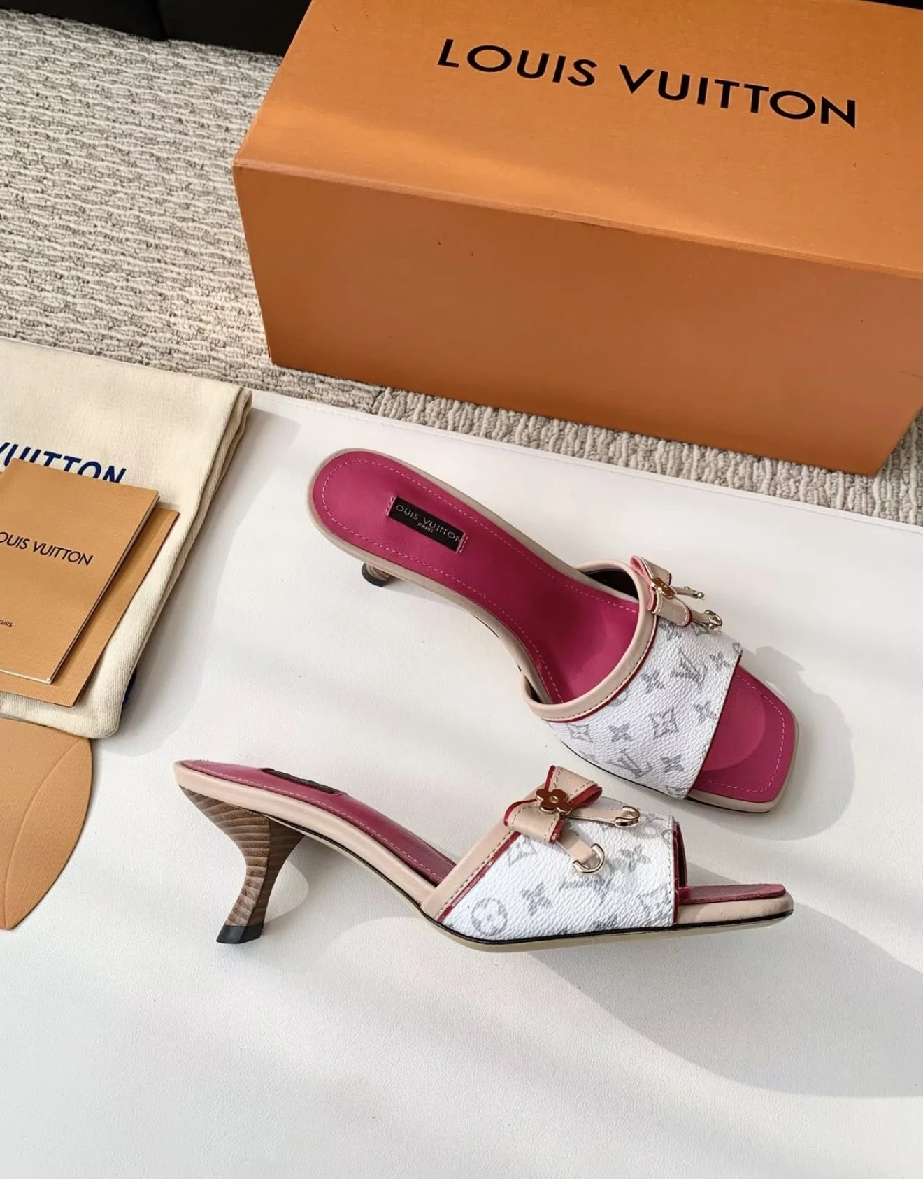 Lv New sandal
