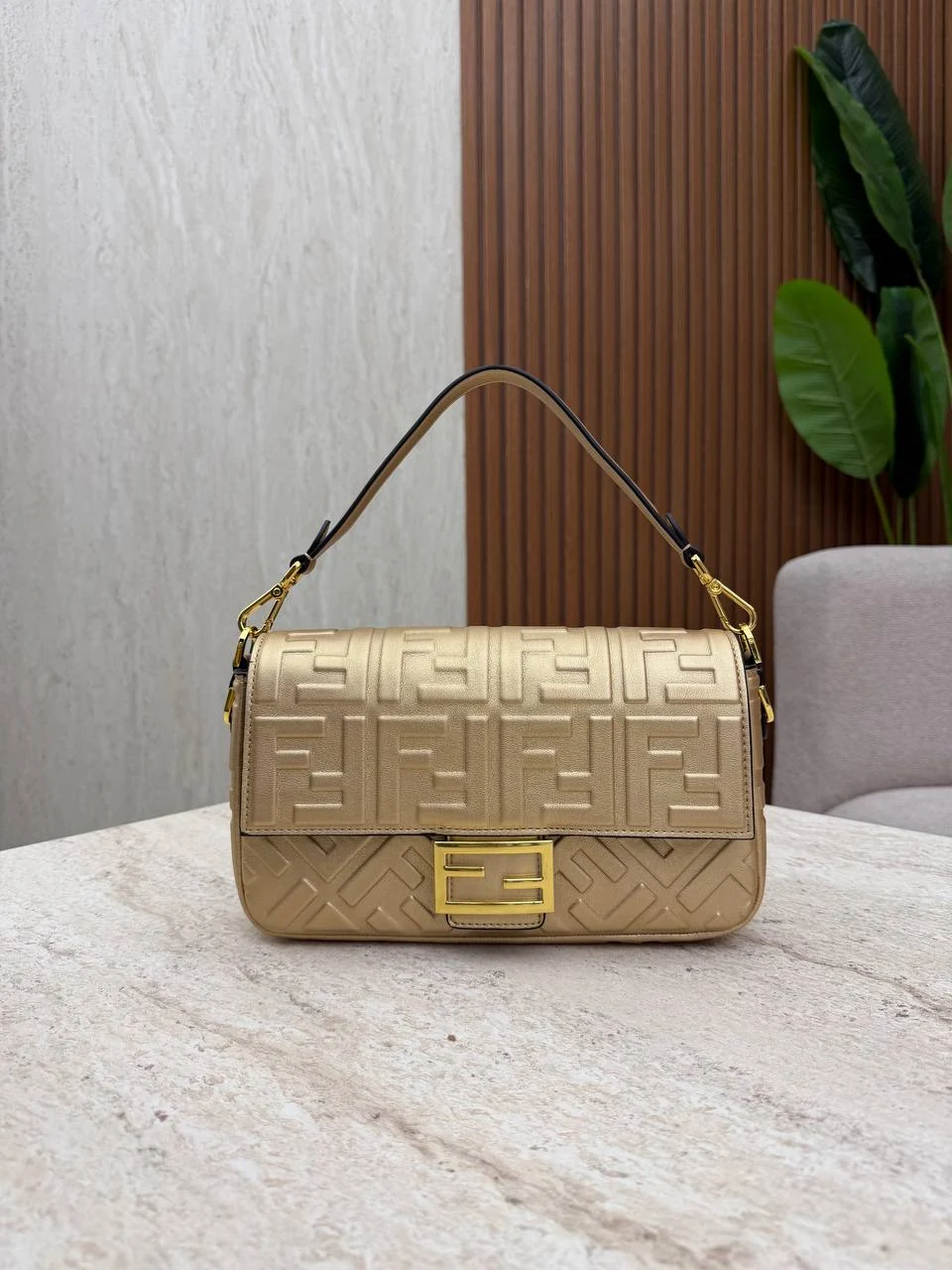 Fndi baugette gold