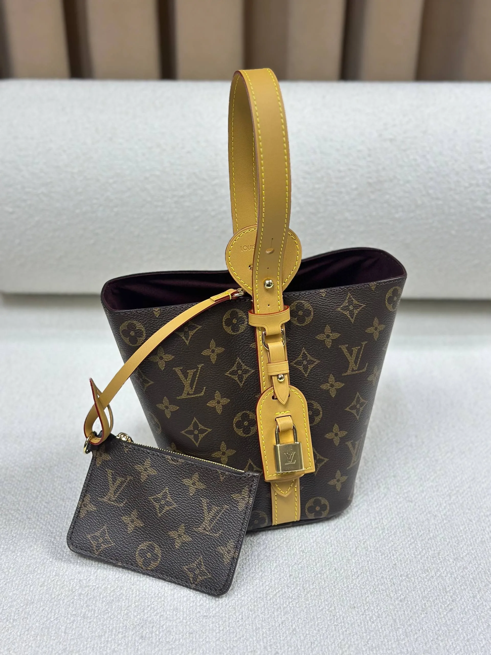 Lv Bag