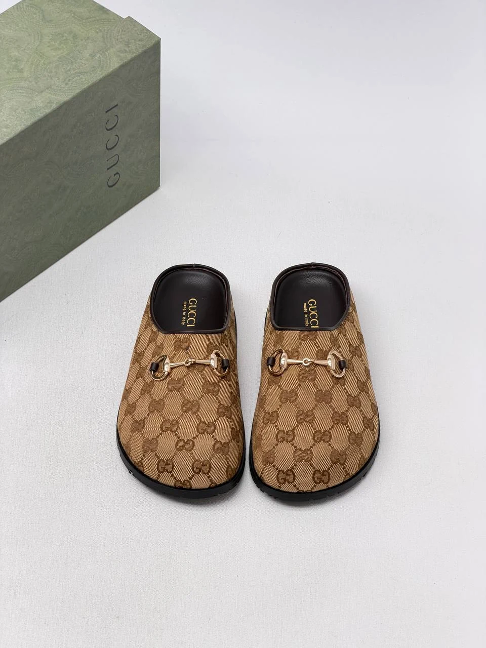 GC sandal  new