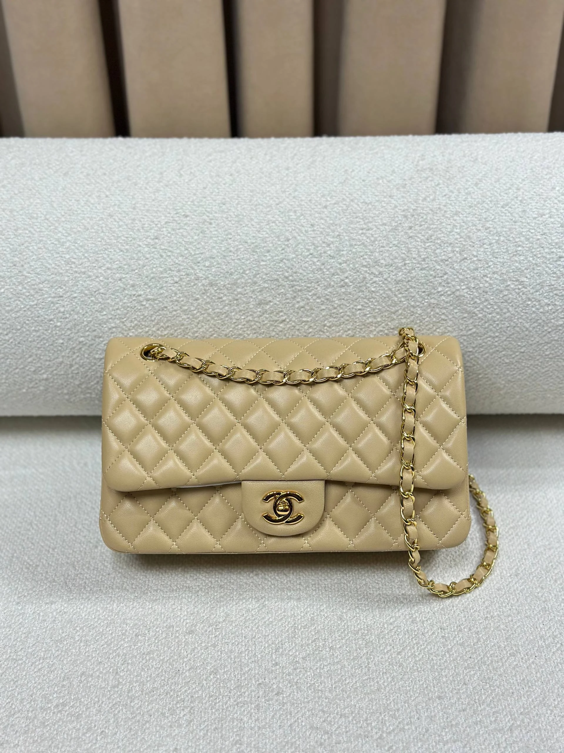 Chnl flap bag bej