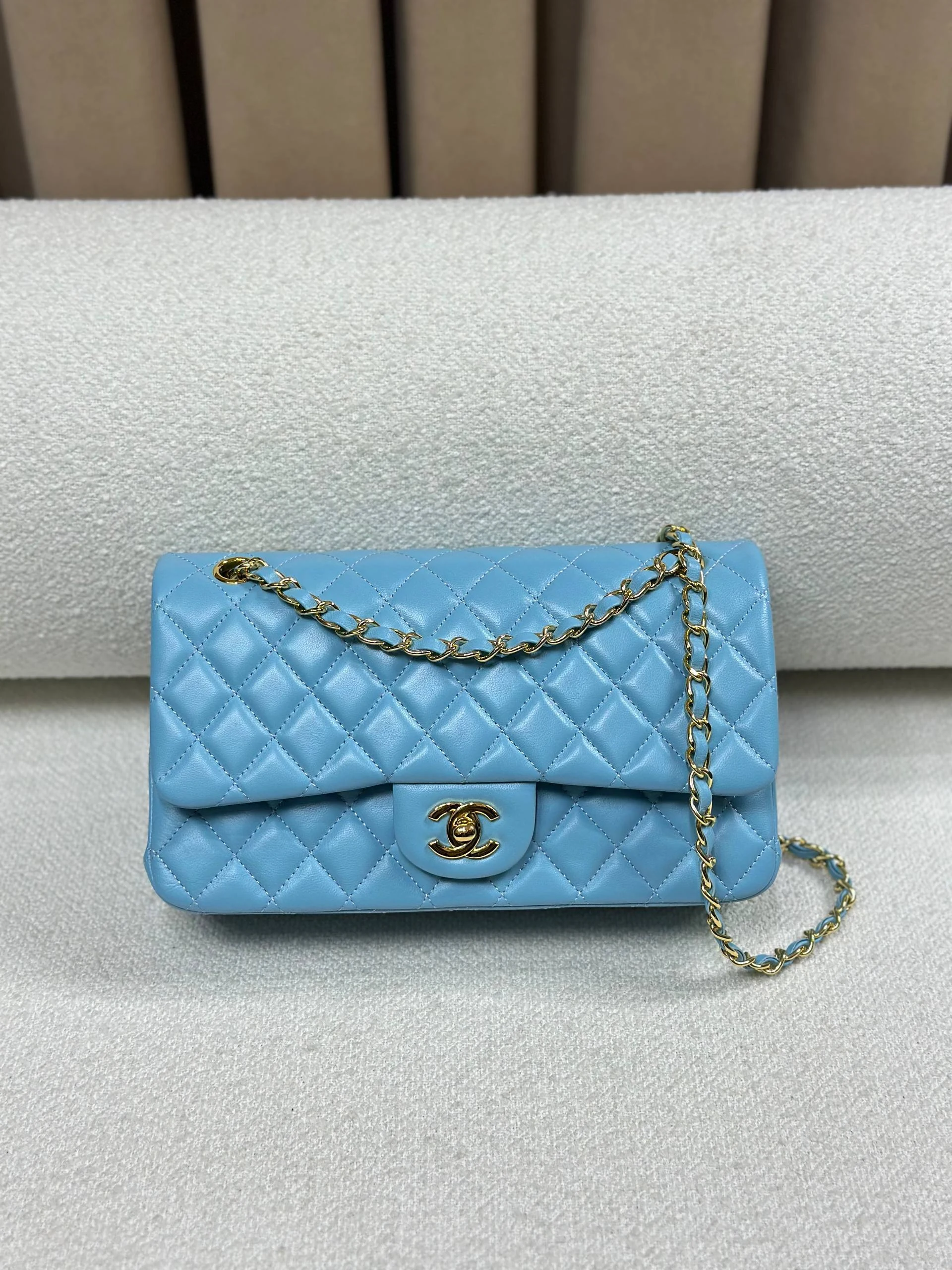 Chnl flap bag blue