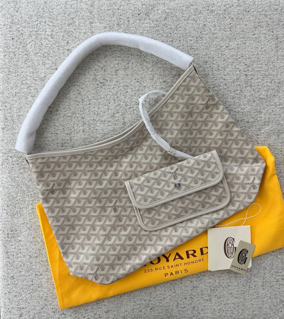 Gyrd hobo bag