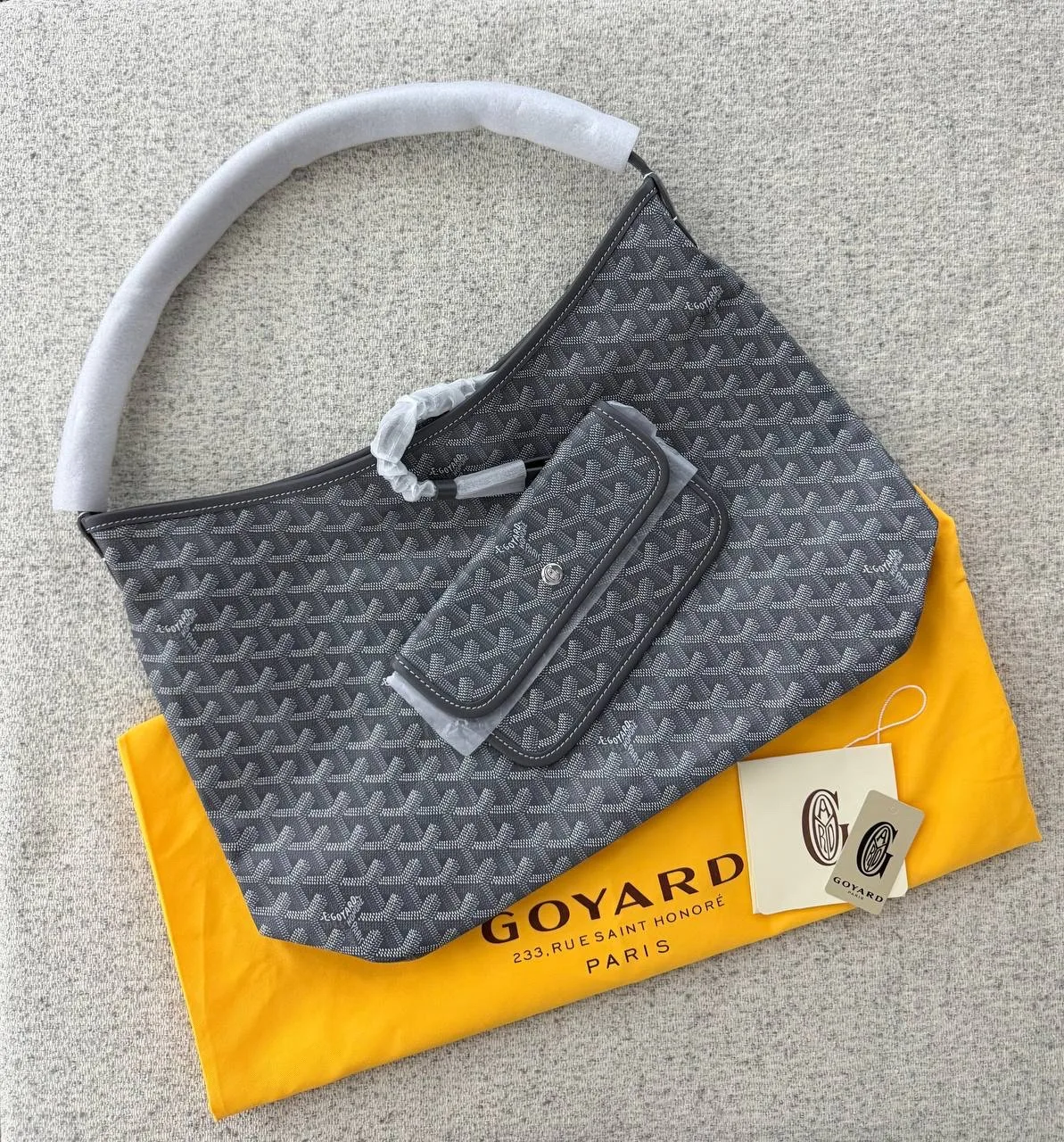 Gyrd hobo bag