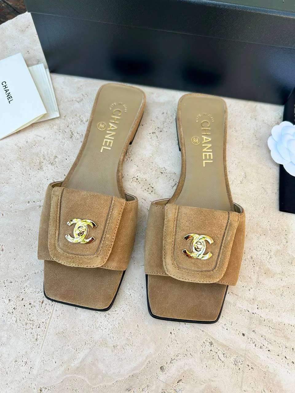 Chnl New sandal taba