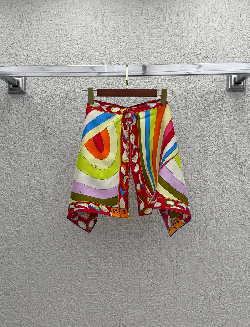 Pucci üst