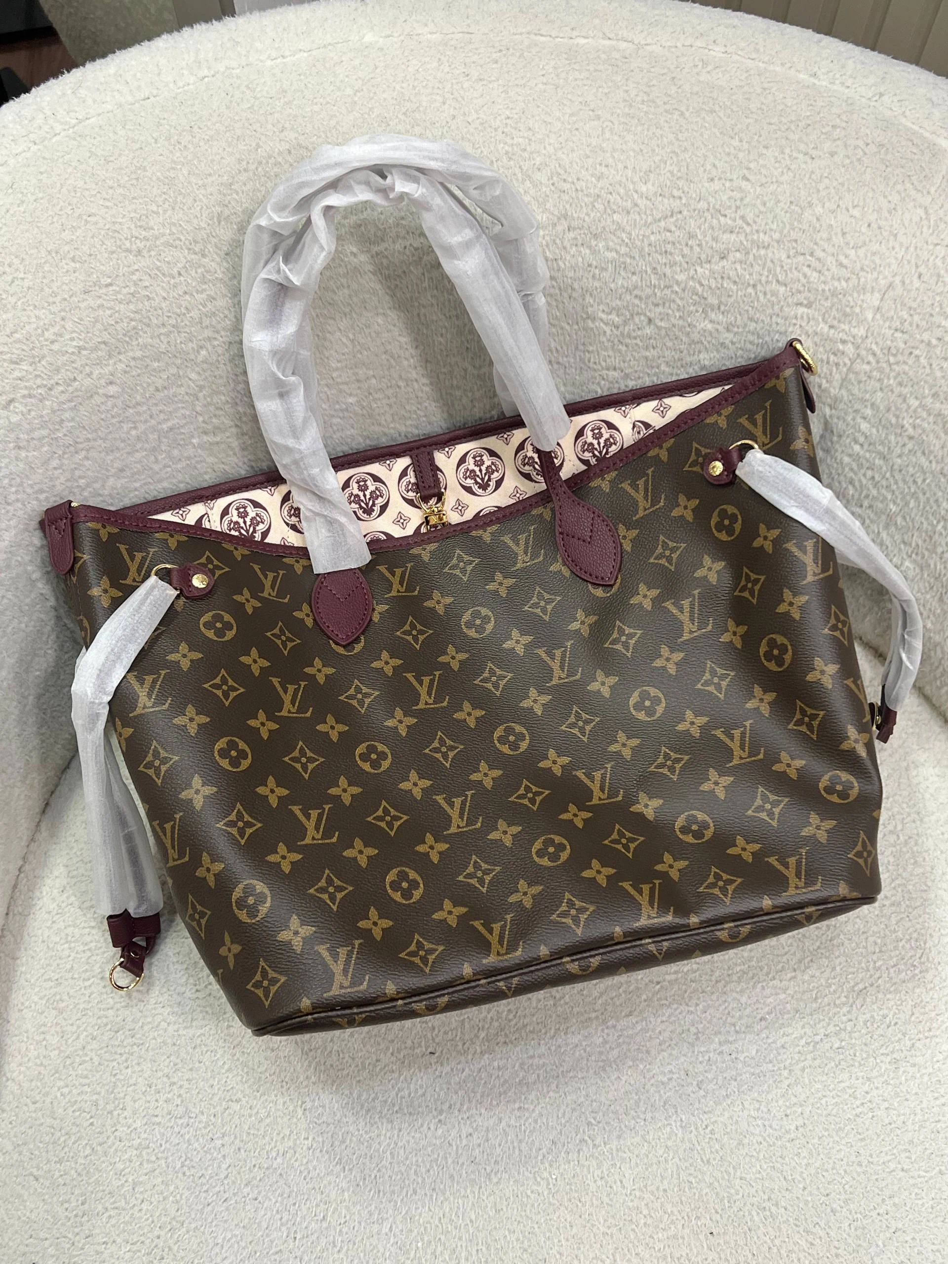 Lv canvas new bag