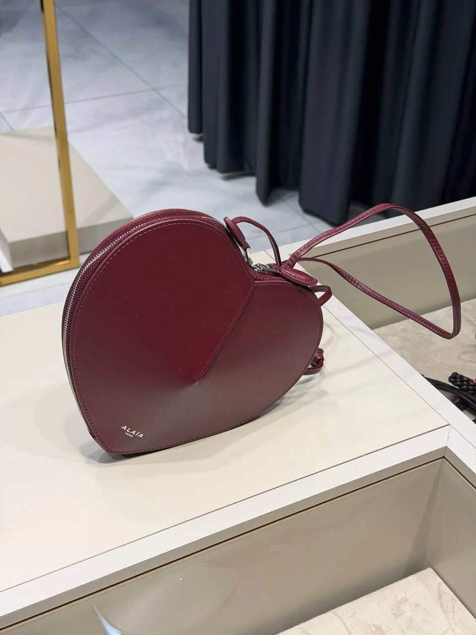Alaia kalp bag red