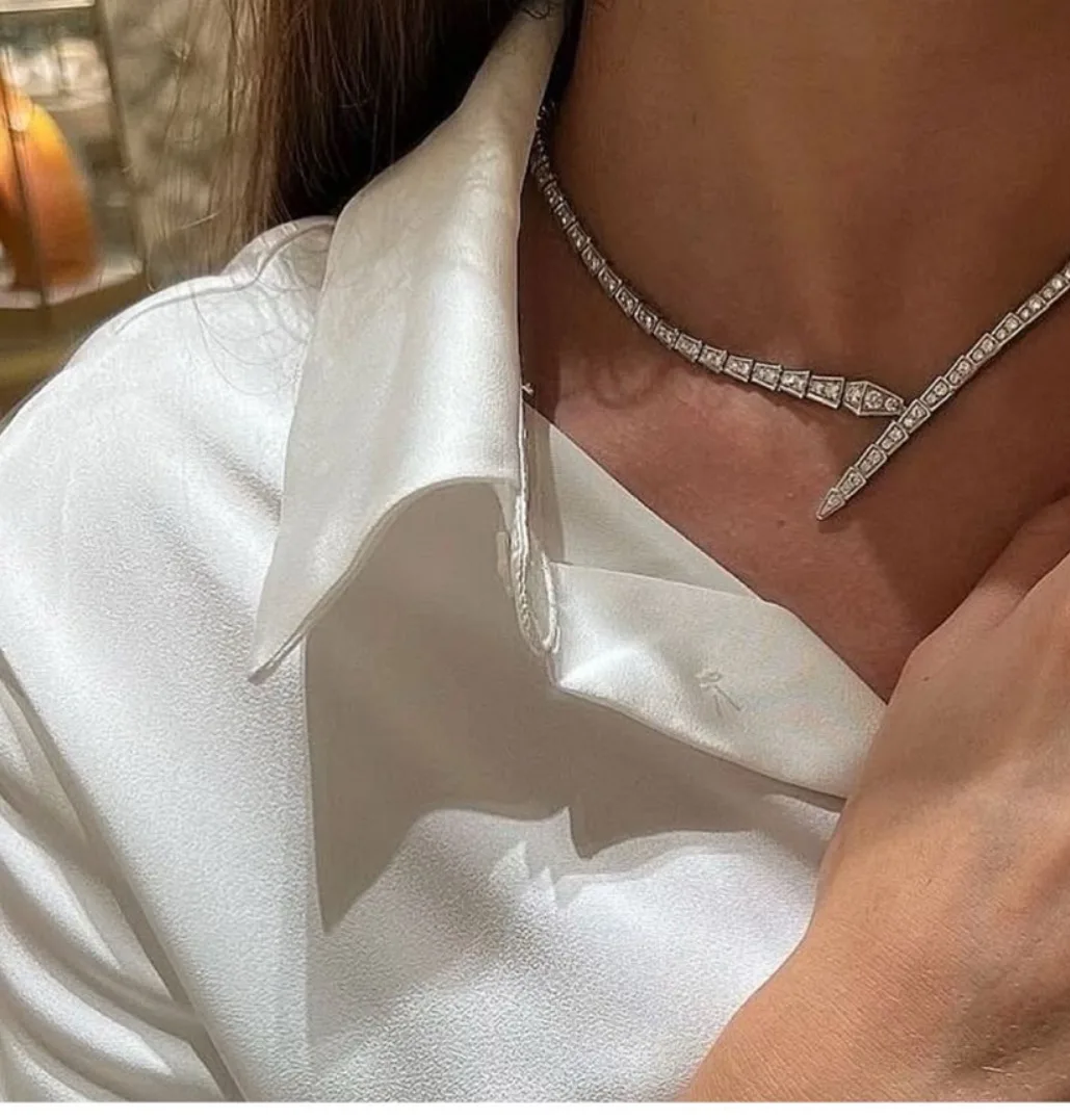 Serpenti kolye ful taşlı