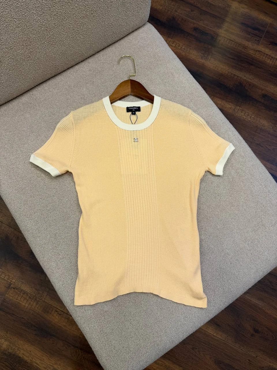 Chnl butter yellow top