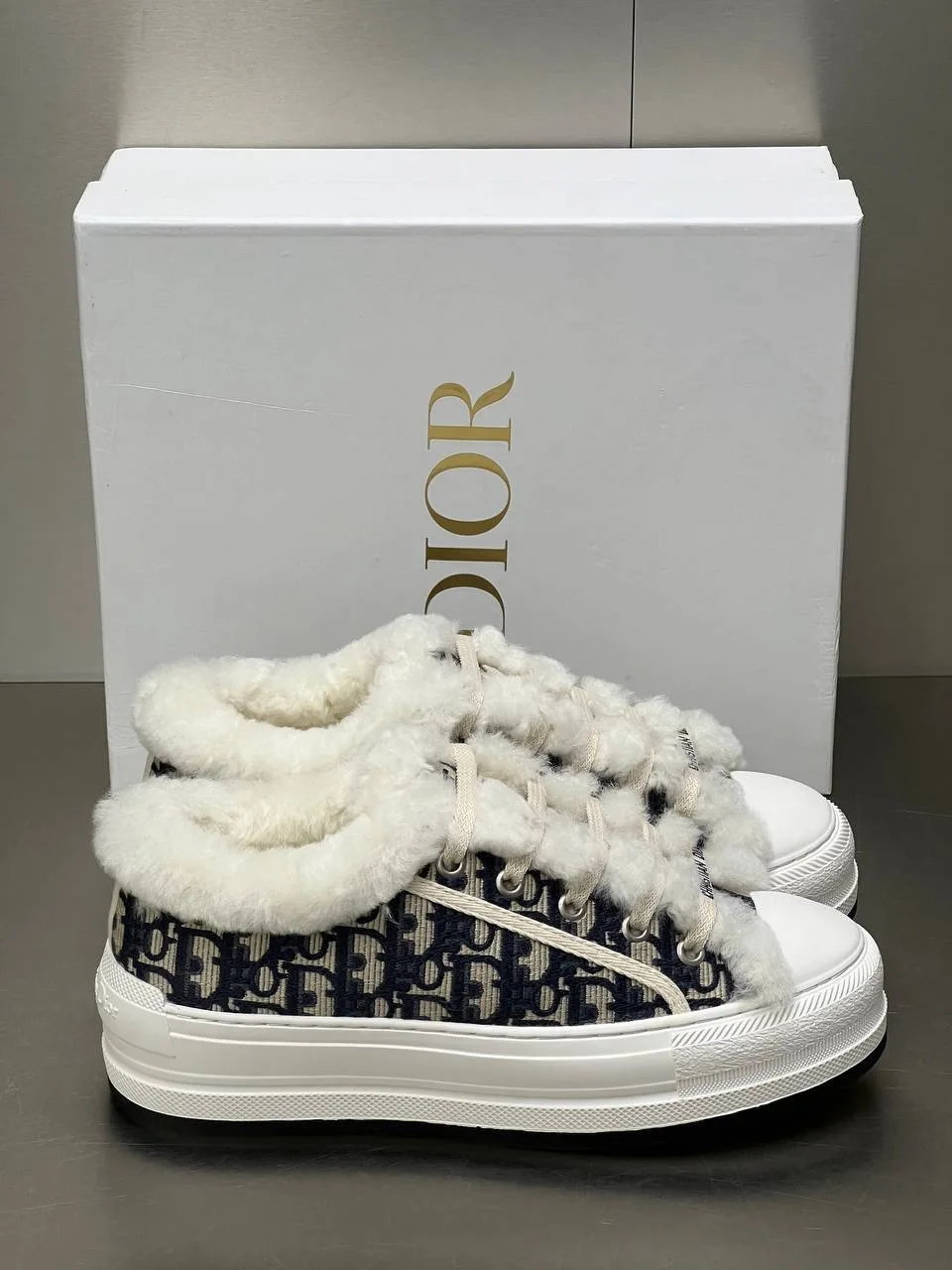 CD tüylü sneaker