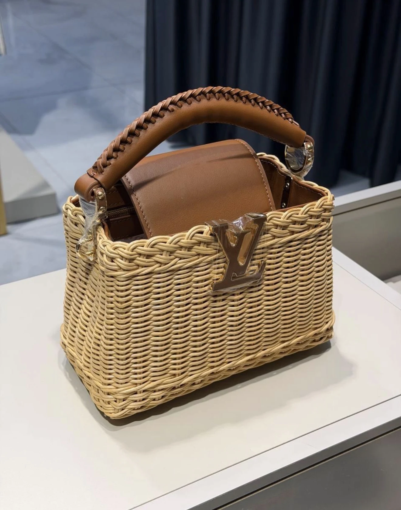 Lv tote bag