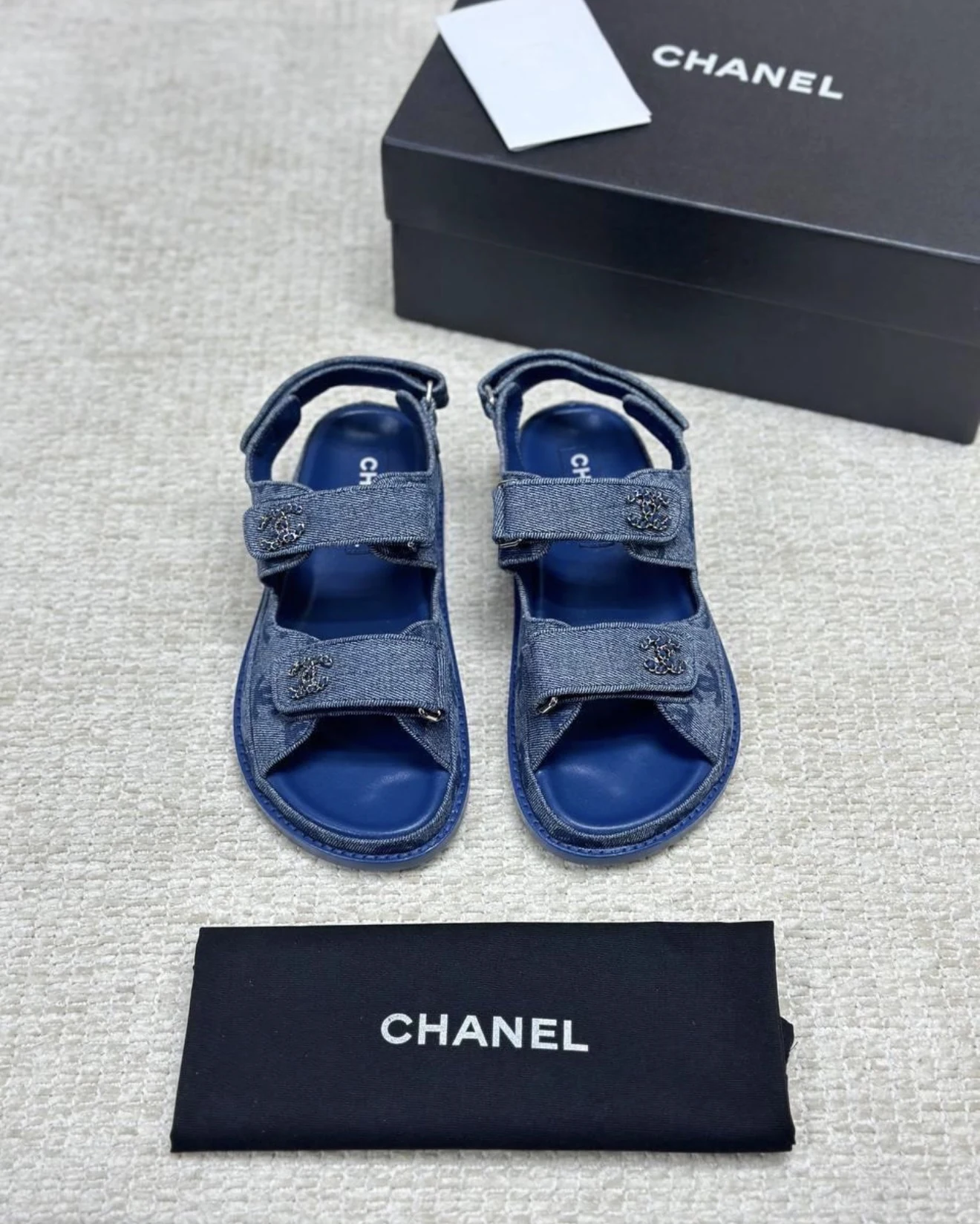 Chnl jean sandal