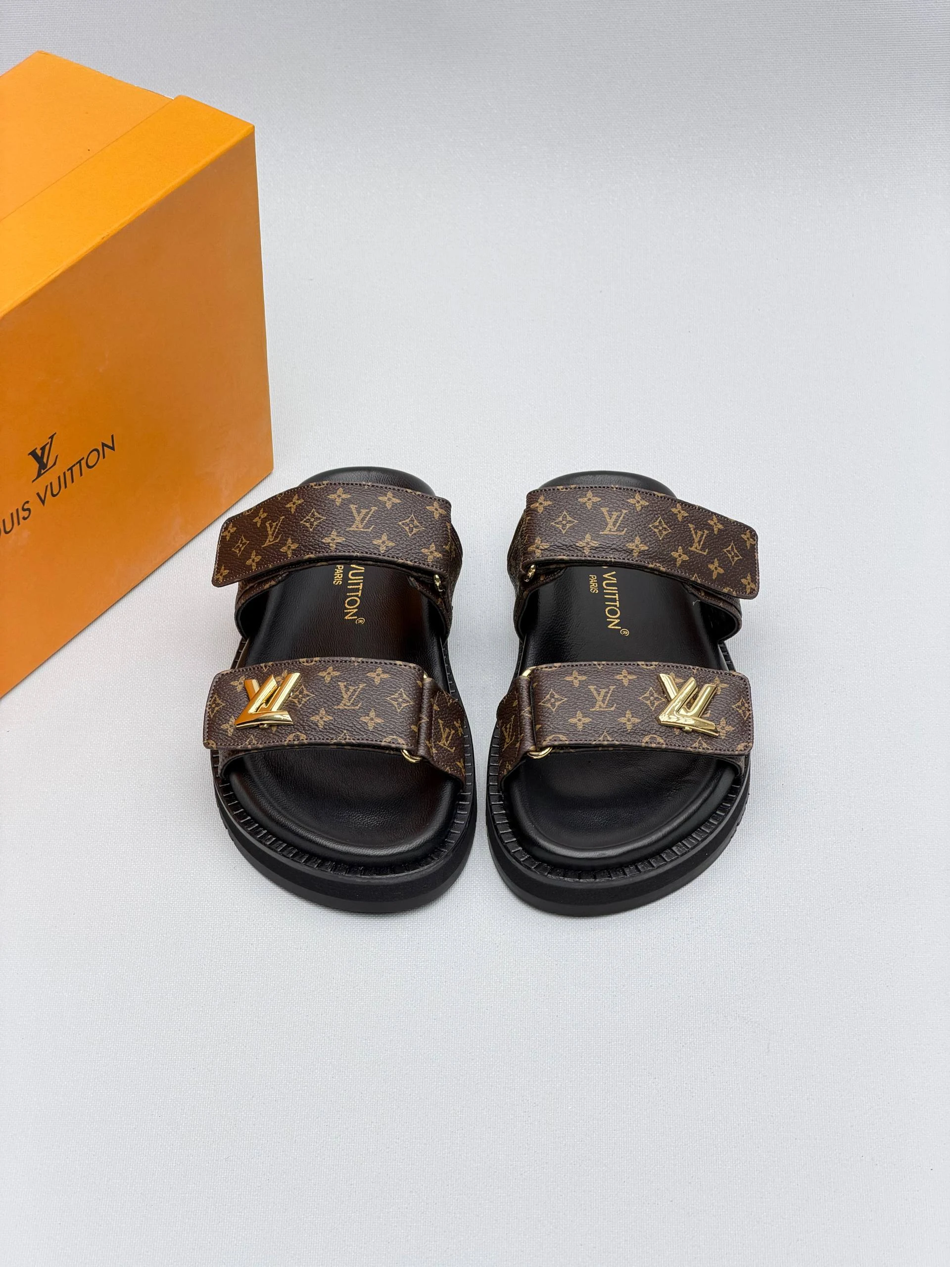 Lv sandalll