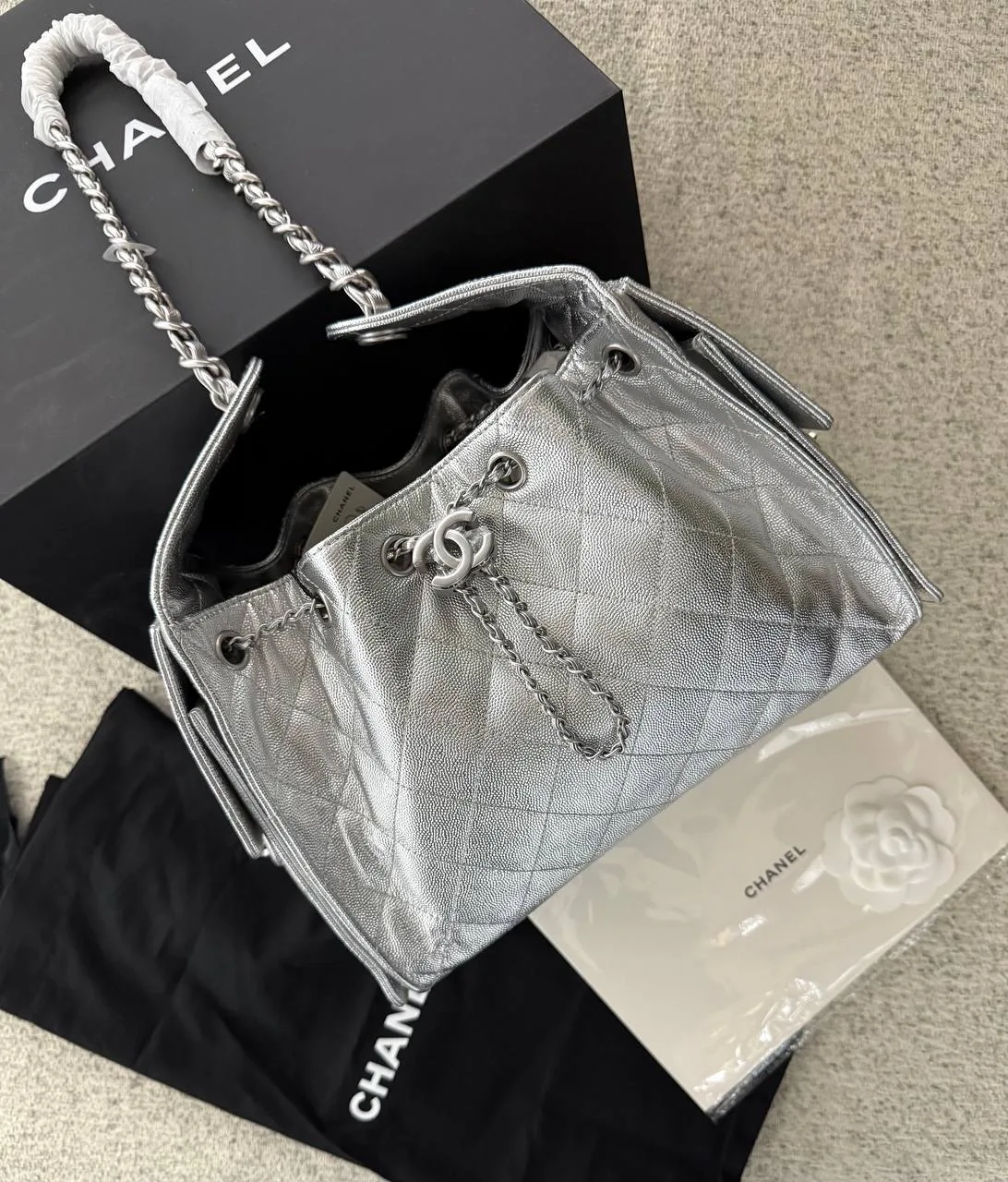 Chn 25 silver bag