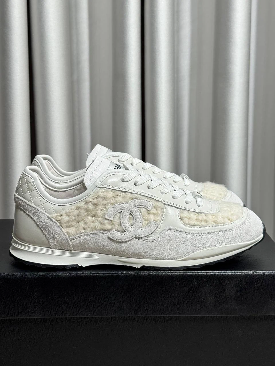 New Chnl sneaeker krem