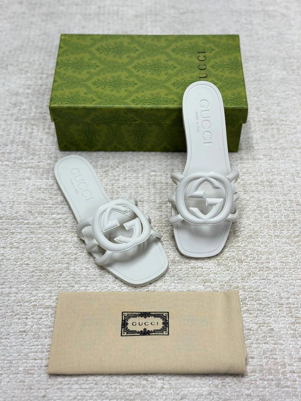 GC sandal white