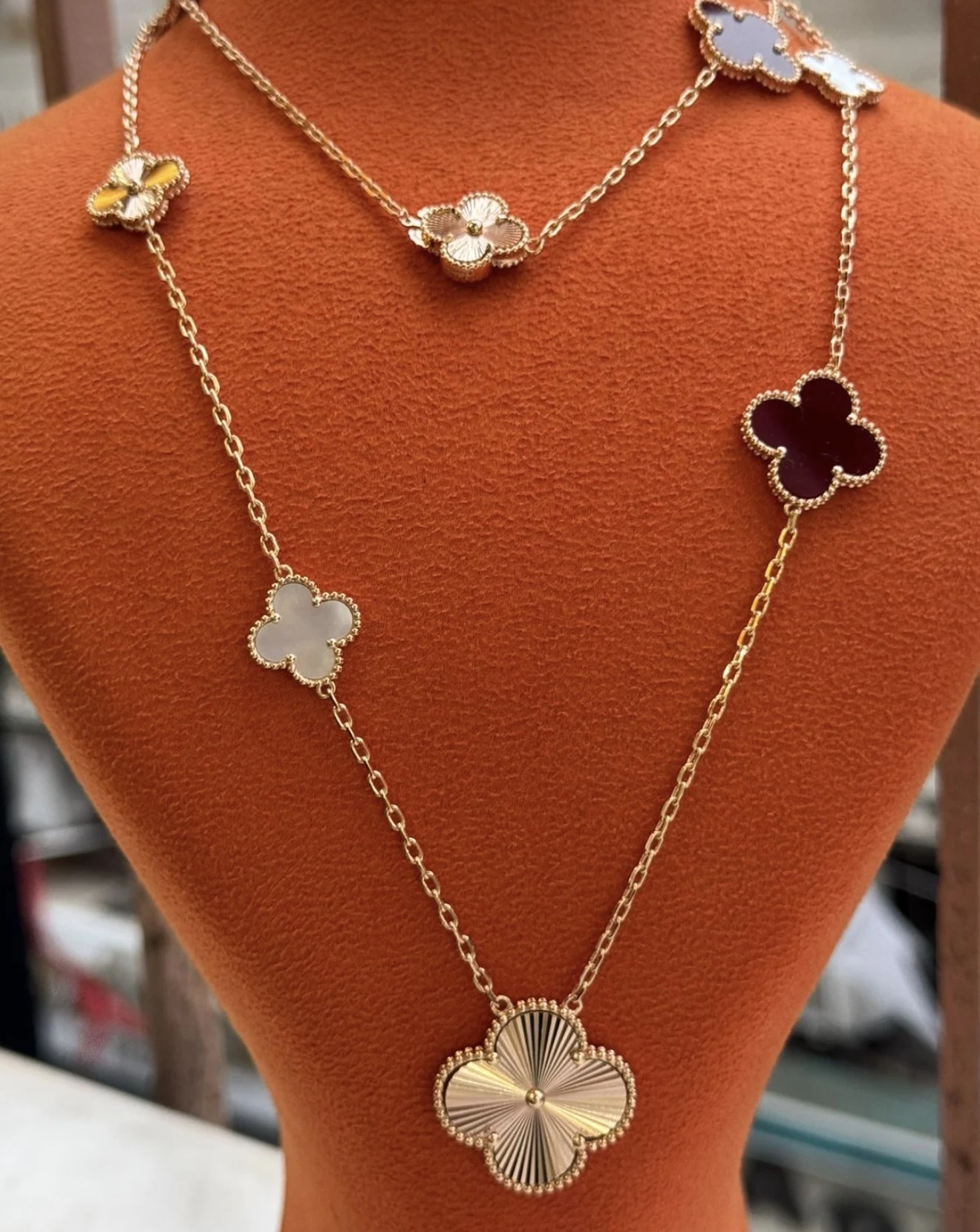 Vca çoklu yonca kolye bordo gold rose
