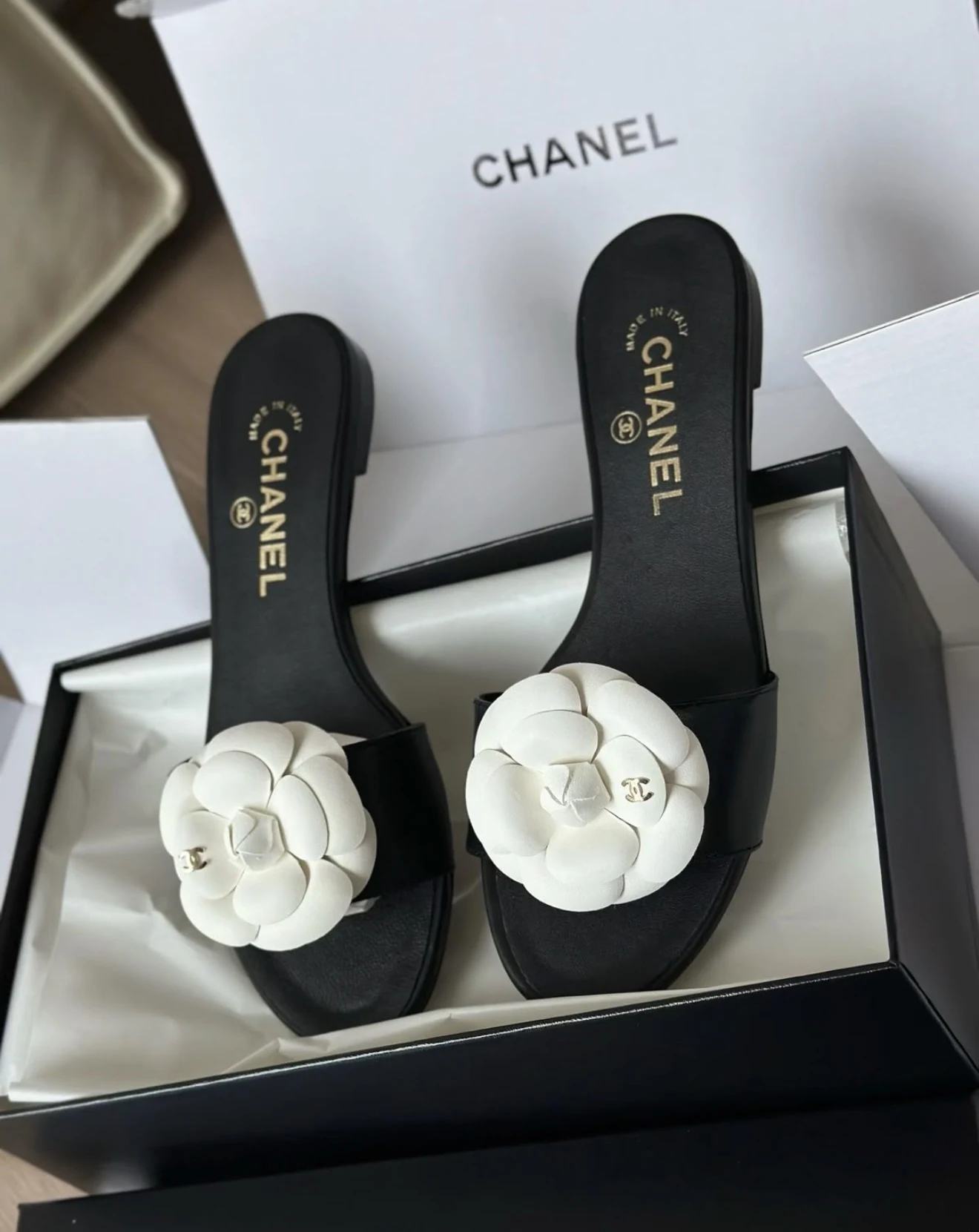 Yeni sezon Chnl siyah beyaz sandal