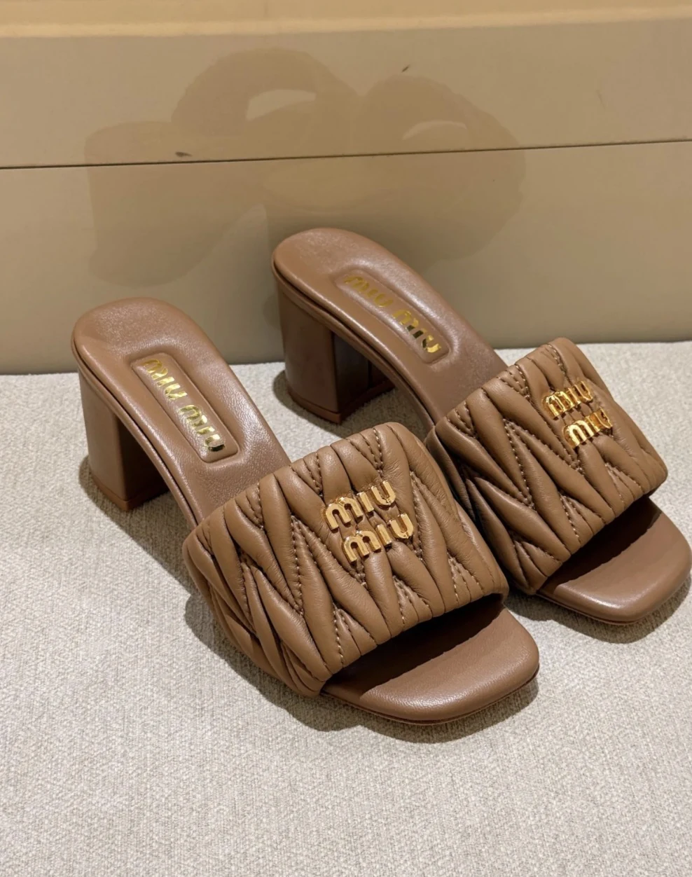 Mi mi taba sandal